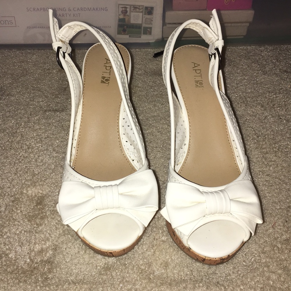 Bow tie wedges